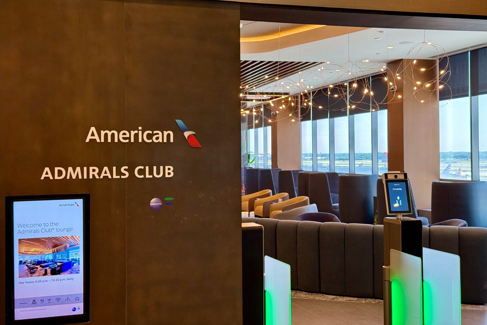 American Airlines Is Finally Getting Serious About Lounge Food